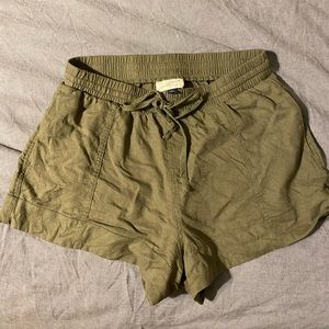 Universal Thread High Rise Linen Shorts. Olive Green. Size Small.